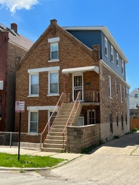 Building Photo - 3814 S Hermitage Ave Unit 2