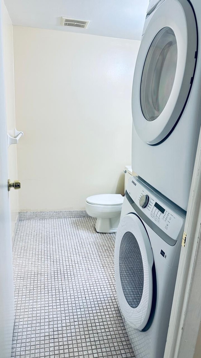 Photo - 4170 Inverrary Dr Unit 105