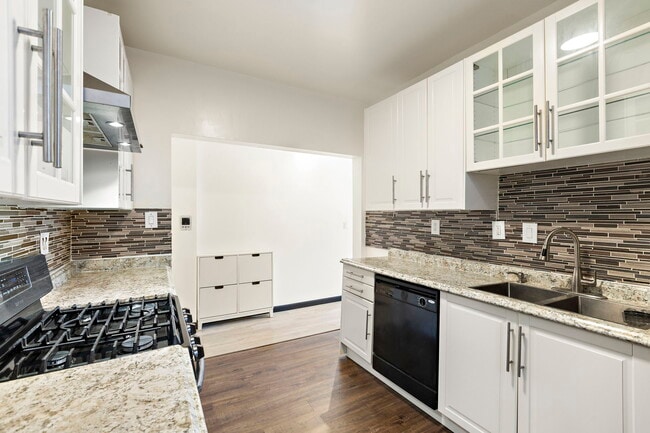 Photo - 6601 Broadway Unit D7