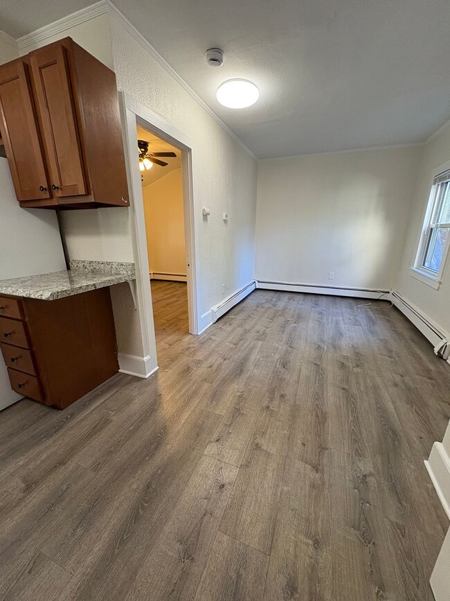 Photo - 17 Essex St Unidad Apt. A