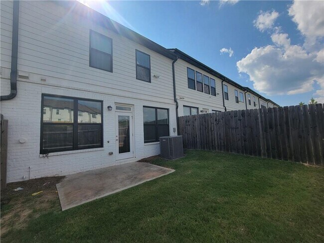 Photo - 116 Auburn Gate Ln