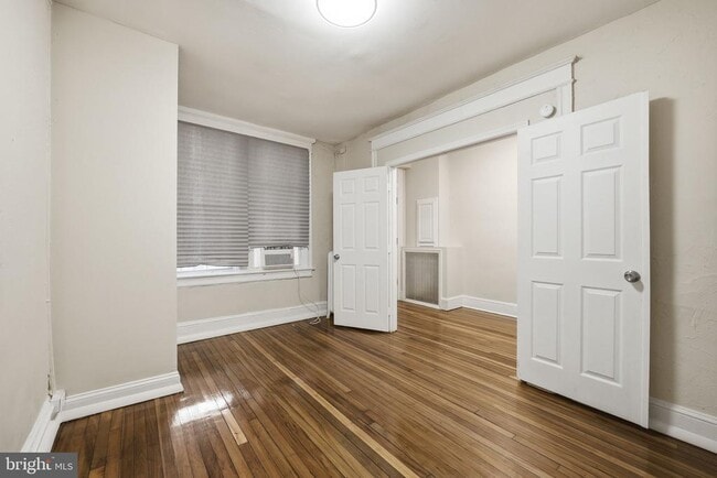 Photo - 711 Harvard St NW