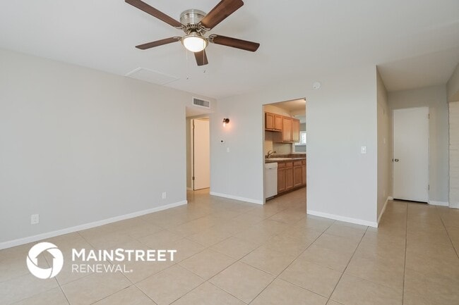 Photo - 1727 S Winstel Ave