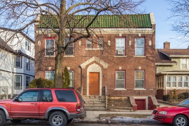 Photo - 831 College Ave