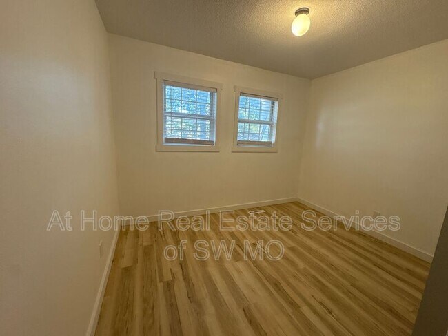 Photo - 3342 E Linwood St Unit 4