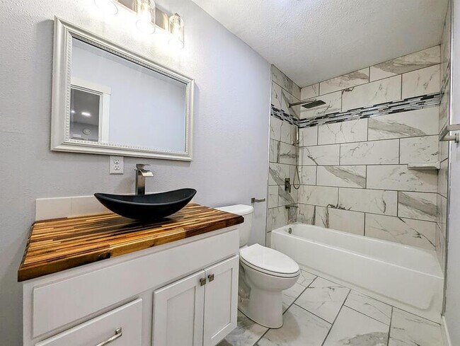 Photo - 413 Jefferson St