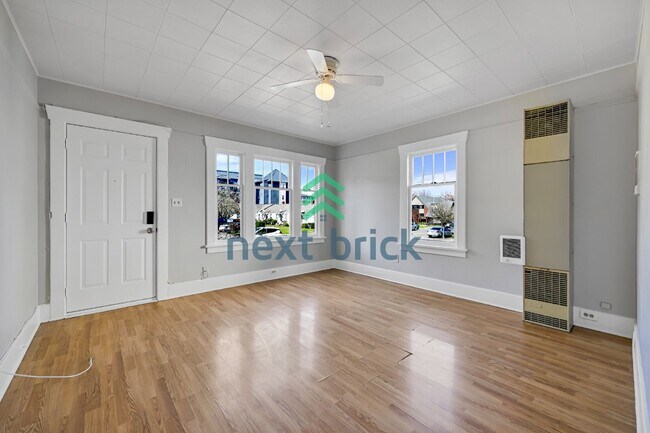 Photo - Charming 3-Bed Duplex in Renton - Spacious 1280 Sq Ft Haven!