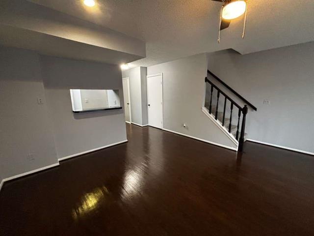 Photo - 724 W Collins St