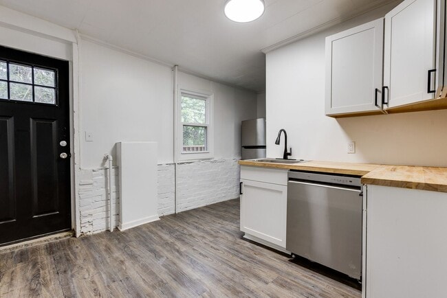 Photo - 955 E Warrington Ave Unit Apt 2