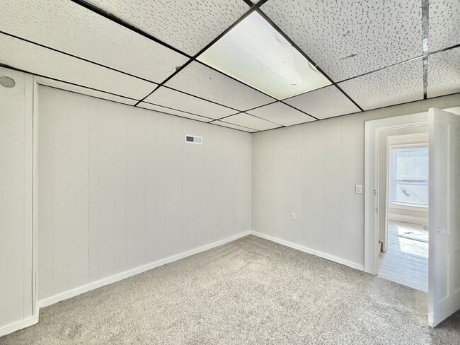 Photo - 757 W Grand Ave