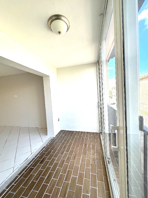 Photo - 1855 W 60th St Unit 325