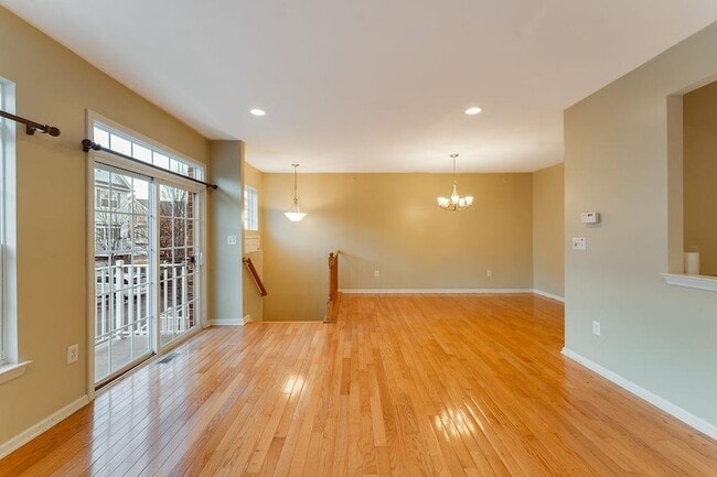 Photo - 6 Carpenter Ct