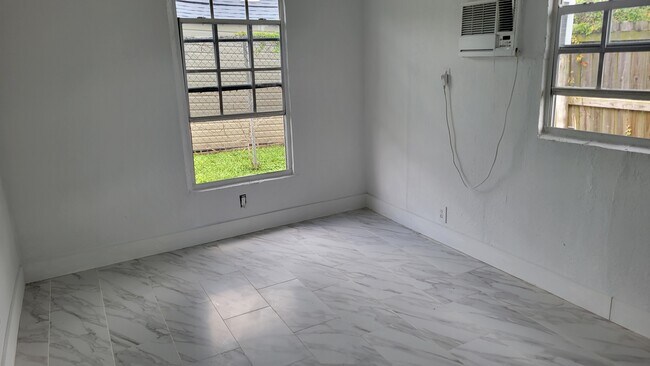 Photo - 1174 NW 101st St Unidad 2