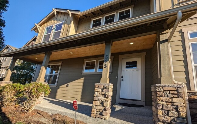 Building Photo - Spacious Air-Conditioned House in Downtown Snohomish