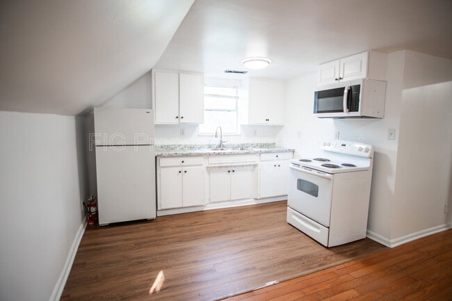Building Photo - 415 Watauga Dr Unit B