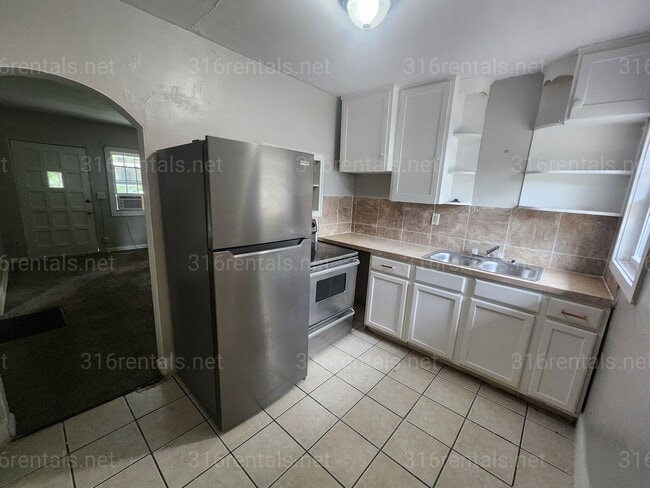 Photo - 1813 Woodland N Unit 1815 N Woodland Ave