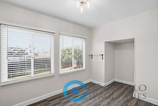 Photo - 2412 Chicago St