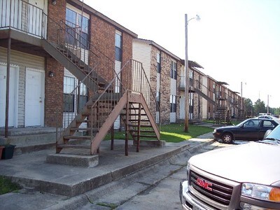 Oak Tree Apartments - Oak Tree Apartments