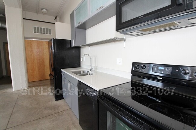 Photo - 8125 Michigan Ave Unidad #427