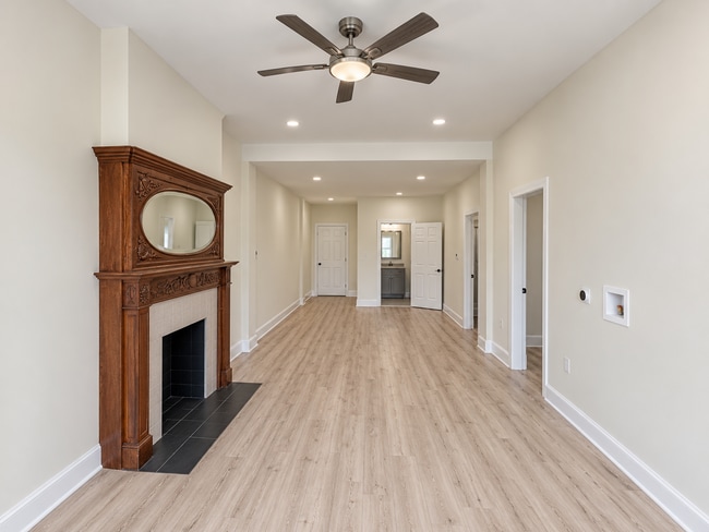 4118 S Martin Luther King Dr Unidad 2nd Floor Front