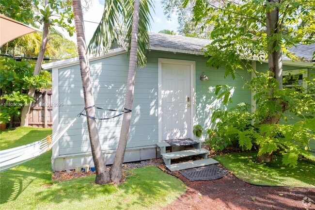 Building Photo - 29 NE 49th St Rental