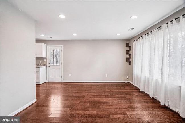 Photo - 3720 Harmon Ave