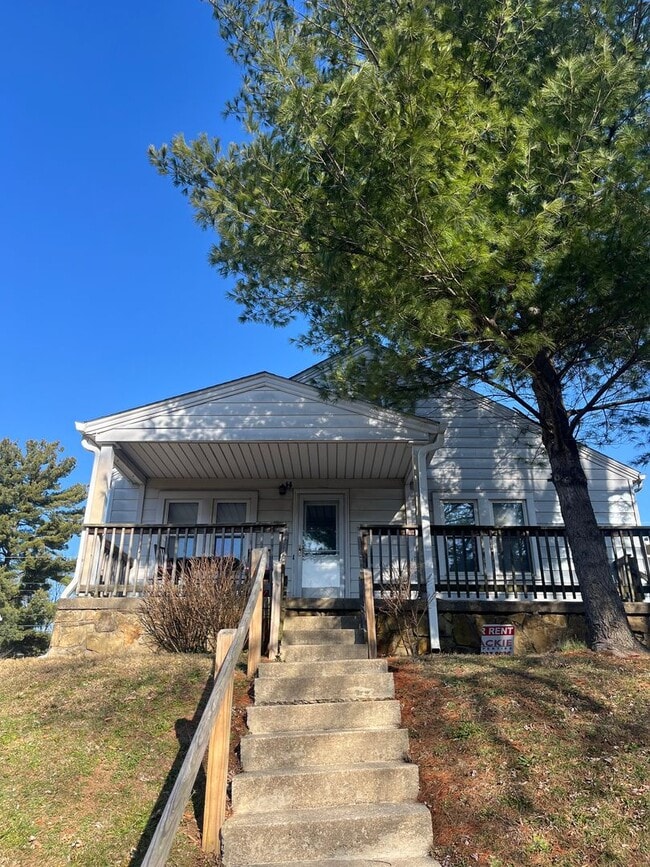 Photo - 3 bedroom, 1 bath Home - Available: August 2026!