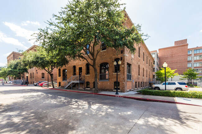 Building Photo - East End Lofts