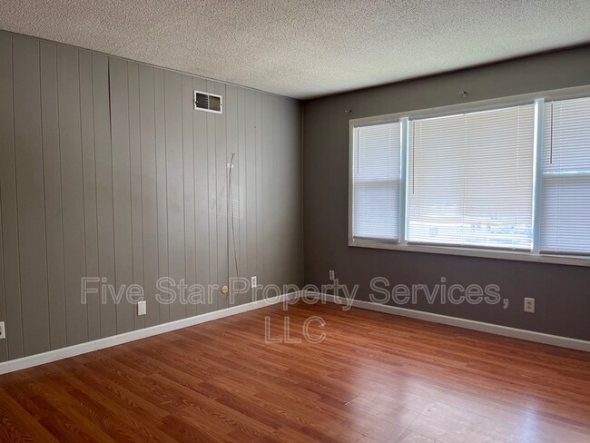 Photo - 205 W Allen St Condo Unit 315