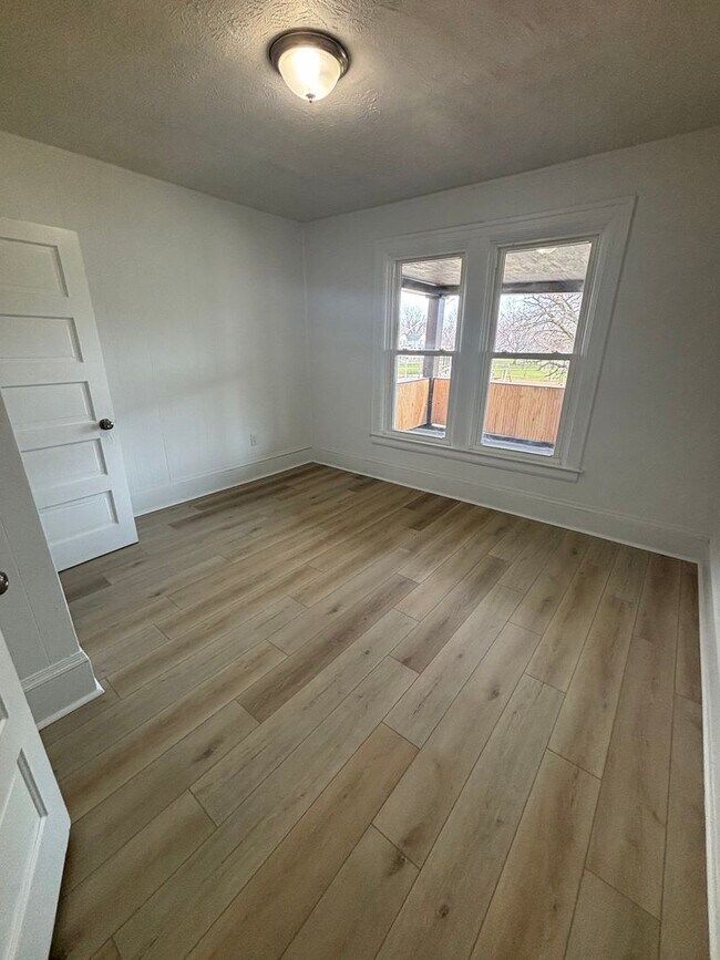 Photo - 1640 E 85th St Unit 2