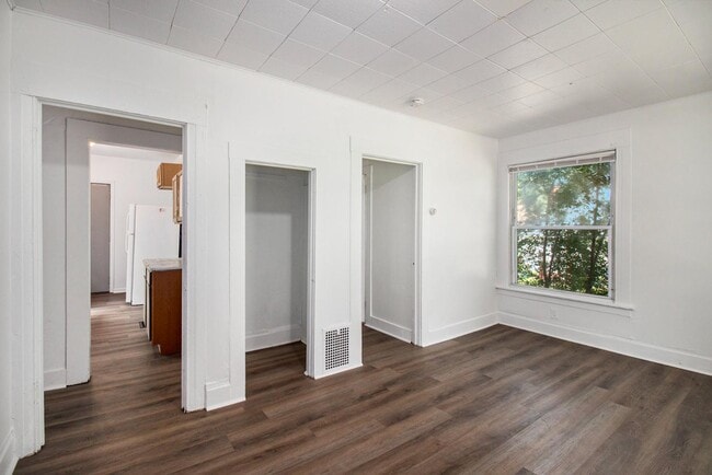 Photo - 147 Isbell St