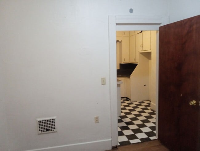 Photo - 1820 Marne Ave