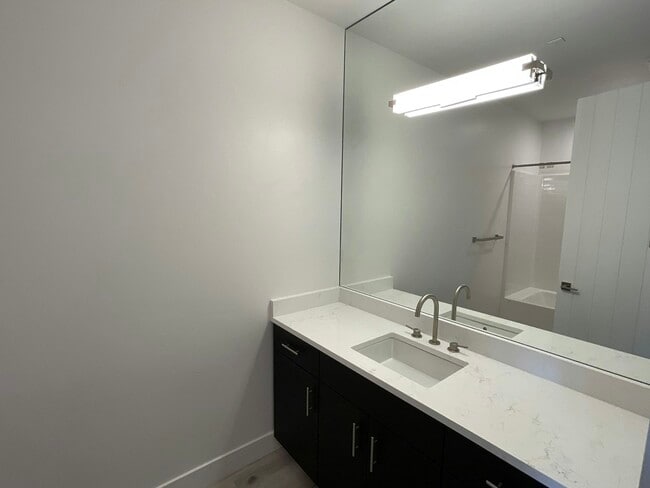 Photo - 2051 Cross St Unit 206