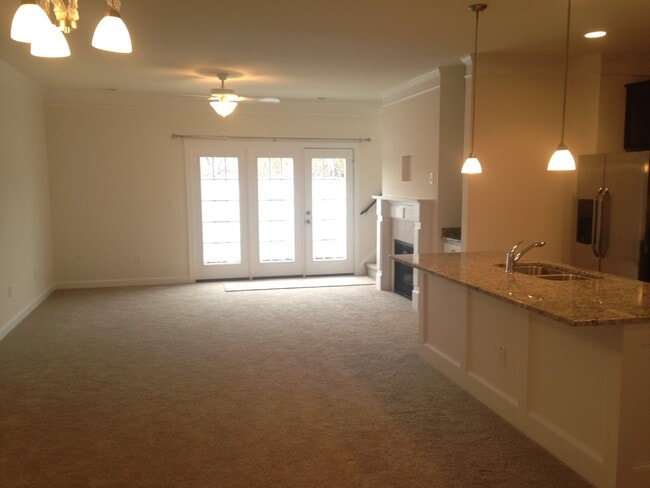Photo - GORGEOUS 3 bed/2.5 bath Townhouse