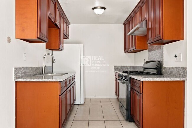 Photo - 3009 Canyon Crest Dr Unit A