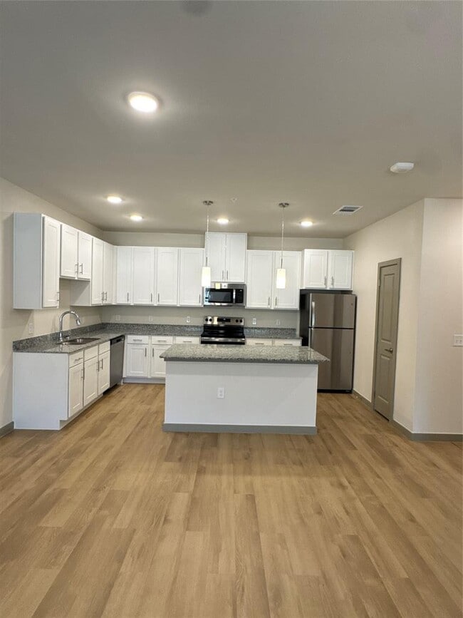 Building Photo - 691 Union Chapel Rd Unit C1