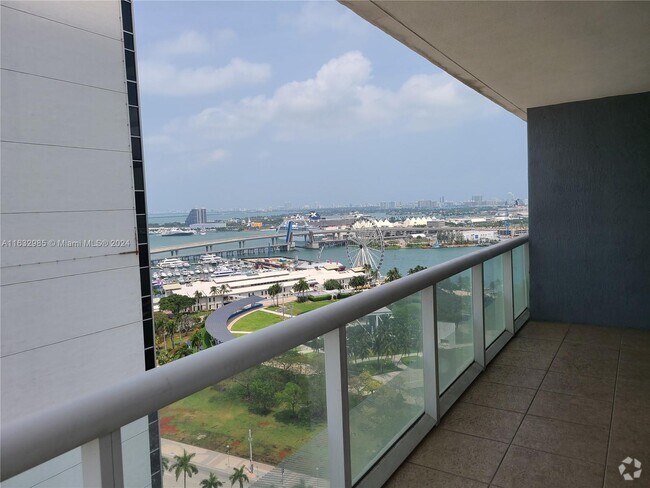 Building Photo - 50 Biscayne Blvd Unit 2201 Rental