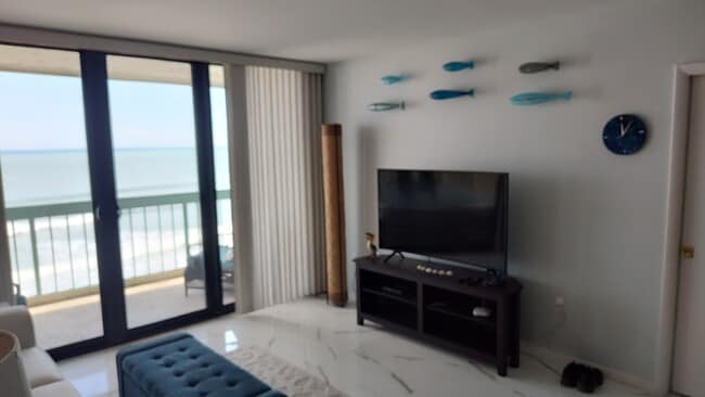 Photo - 9940 S Ocean Dr Unidad 605 Rental