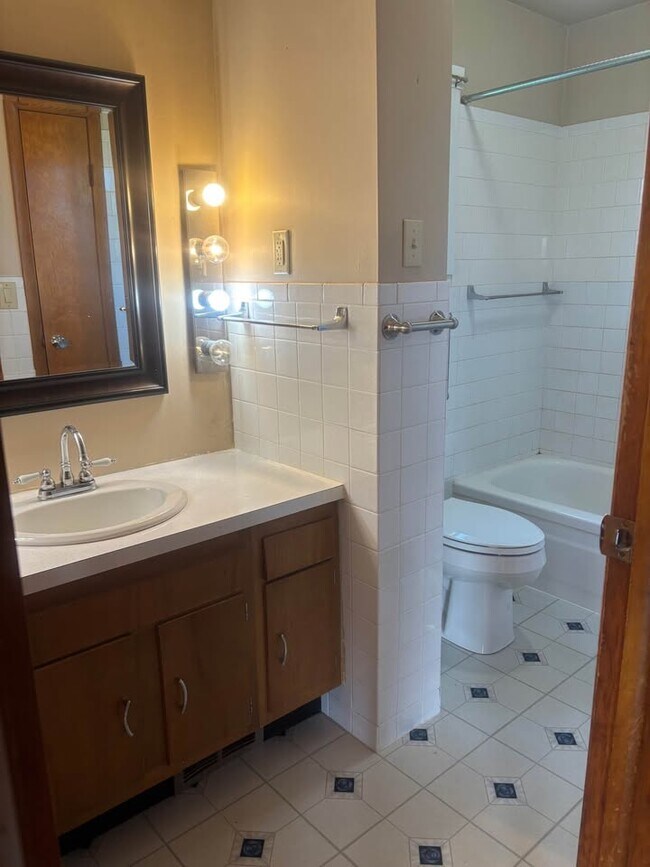 Bathroom - 1884 OH-121