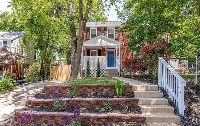 Building Photo - 2702 Farmington Dr Rental