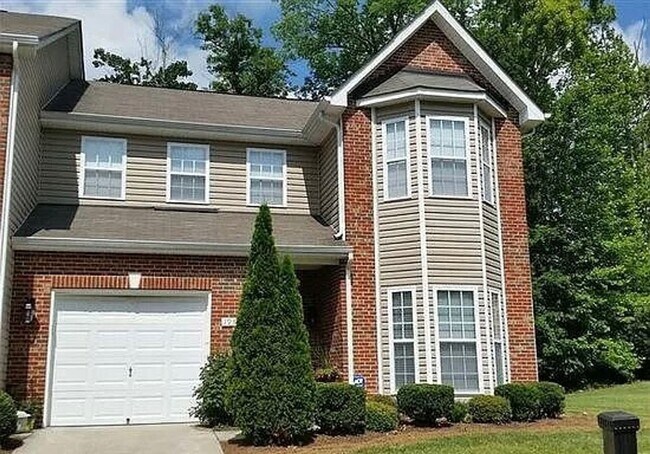Updated 3 Bedroom Townhome in Whitsett - Updated 3 Bedroom Townhome in Whitsett