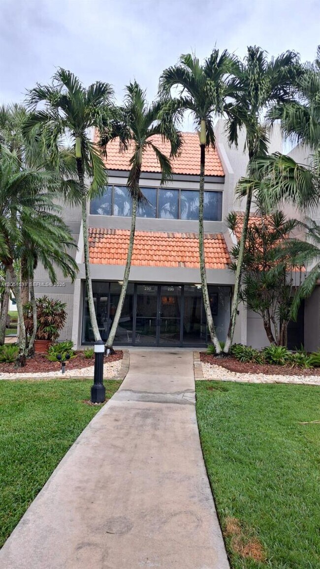 Photo - 230 Lakeview Dr Unit 310