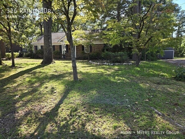 Building Photo - 316 Rainier Dr