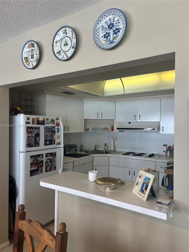 Photo - 3800 Galt Ocean Dr Unidad 1403