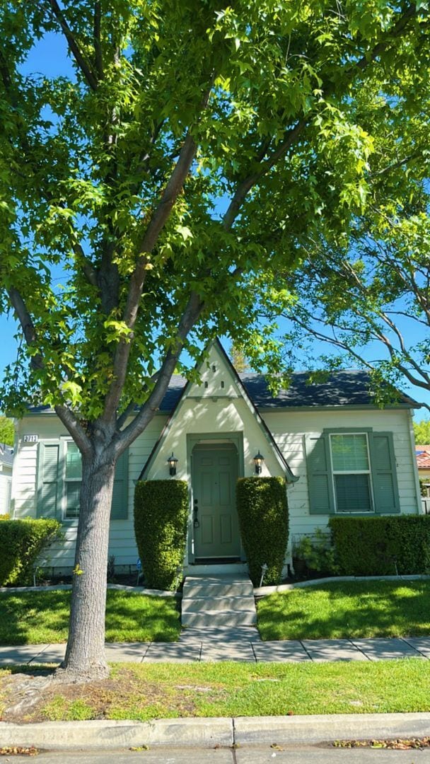 Building Photo - $500.00 off first full months rent Rental