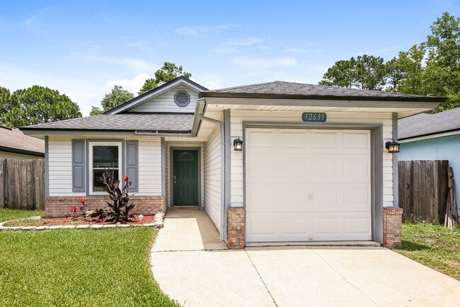 Building Photo - 12639 Ashmore Green Dr N