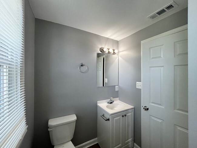Photo - Baltimore - 4 Bedrooms and 2 baths Available!