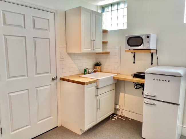 Photo - 416 E Main St