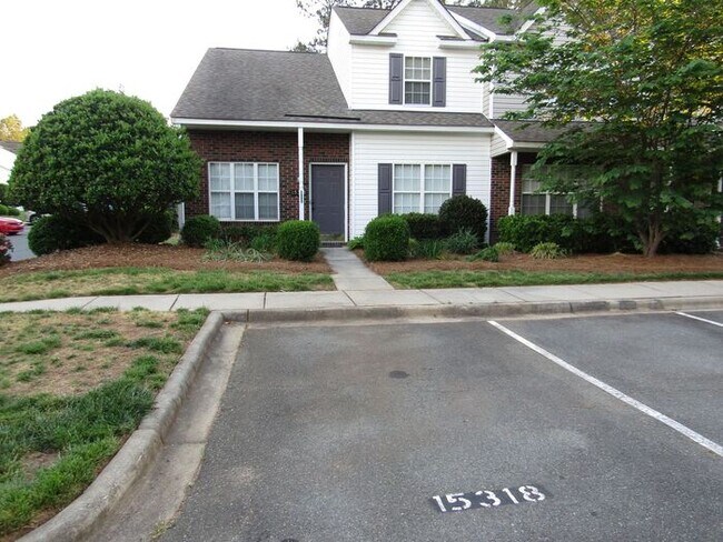 Photo - Great location! This Maplecrest townhome i...