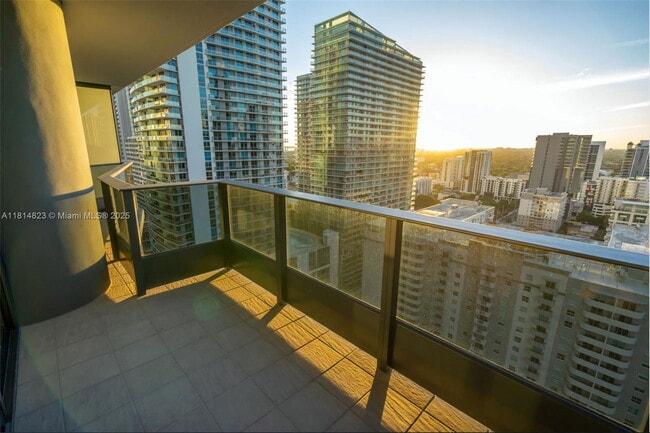 Photo - 1000 Brickell Plaza Unidad 2706